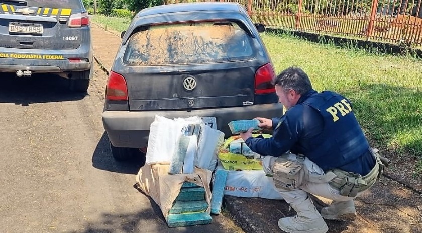 Pol Cia Rodovi Ria Federal Apreende Quase Kg De Maconha