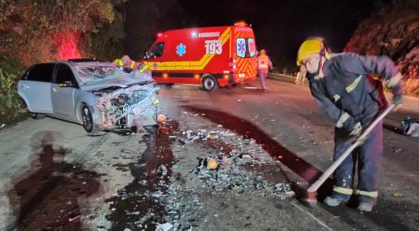 Jovem fica ferido em colisão frontal na BR 282 em Maravilha