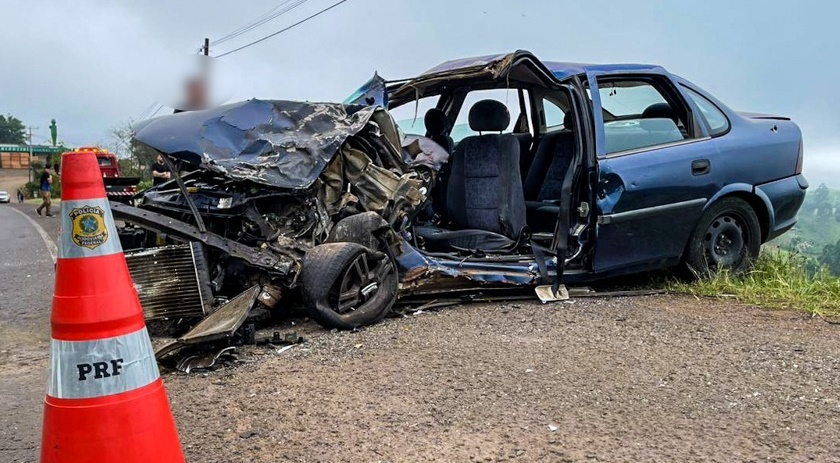 Acidente Entre Carro E Caminh O Bitrem Deixa Feridos Na Br