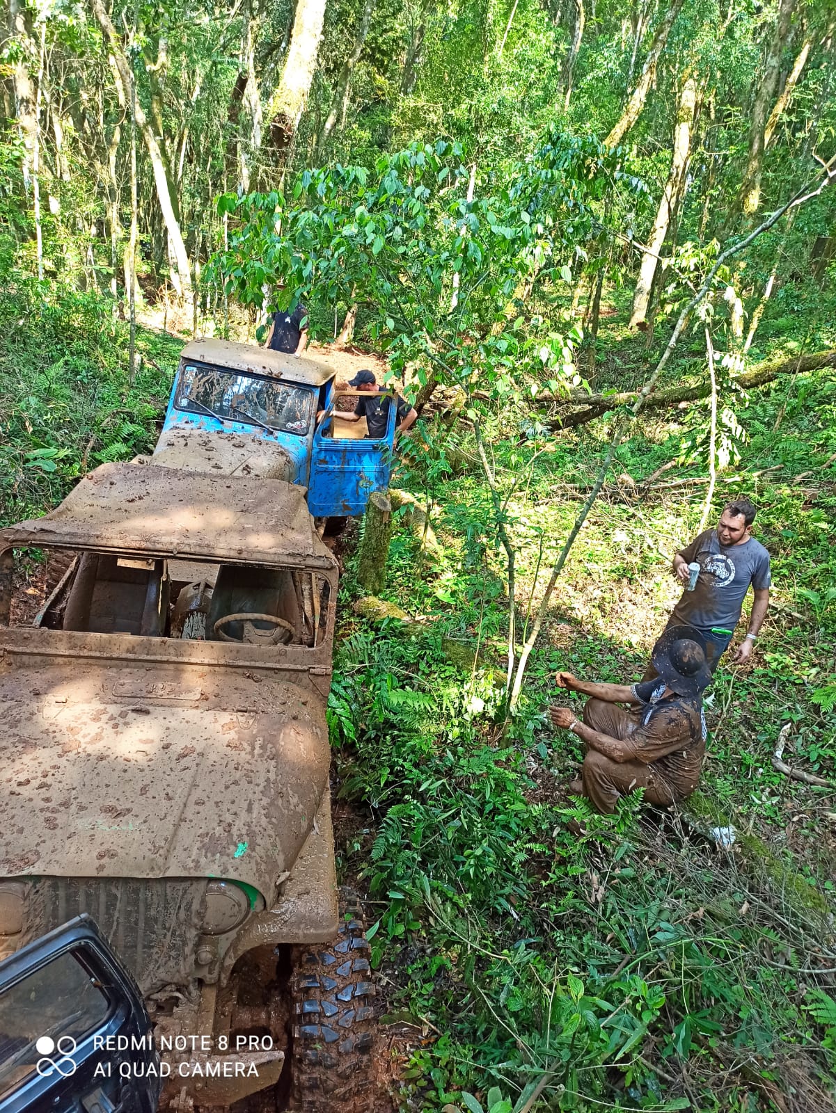 Adrenalina e perrengues selam amizades com um bocado de lama na Trilha de  Jipes