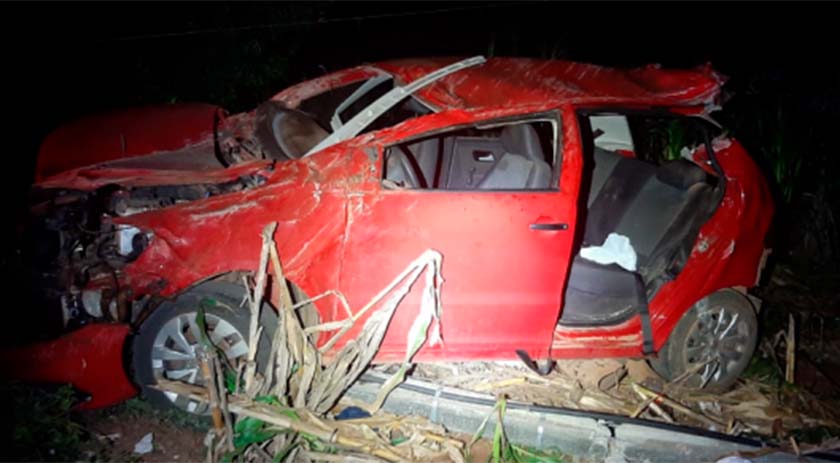 Carro Colide Em Poste E Duas Pessoas Ficam Feridas Em Cunha 