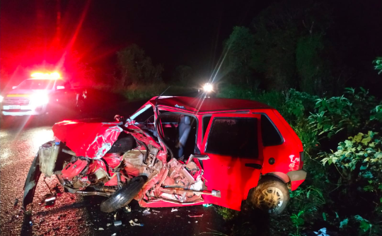 Motorista De Carro Sofre Ferimentos Graves Em Colisão Contra