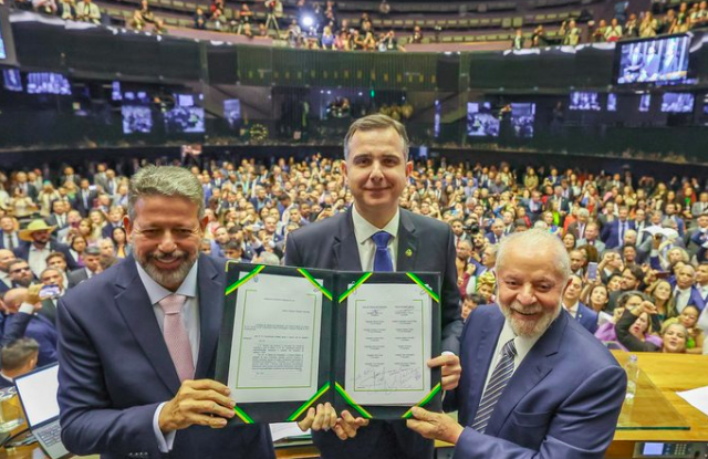 Reforma Tributária é Promulgada Após Mais De Três Décadas De