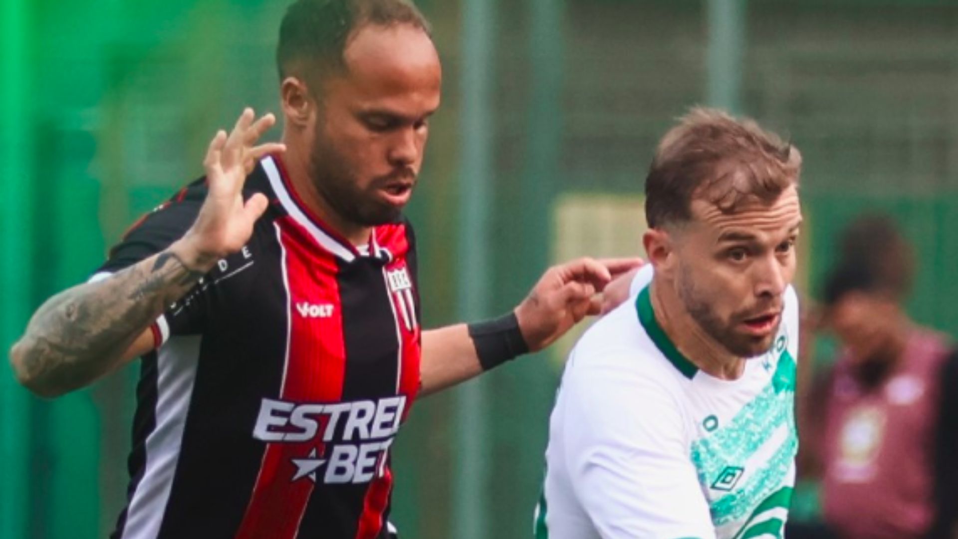 Chapecoense toma empate com ‘golaço’ contra e não vence há 10 jogos na Série B