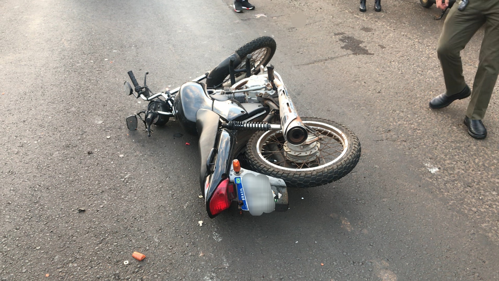 Motociclista Sofre Fratura Exposta Em Colis O Na Pr