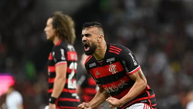 Com Lei do Ex, Flamengo vence Cruzeiro e abre vantagem na ponta do Brasileirão
