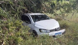 Colisão envolve carro caminhão na PR-483