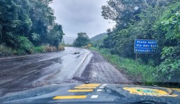 PRF alerta motoristas sobre buracos na BR-282 entre SMOeste e Maravilha: 'Trecho está Caótico'