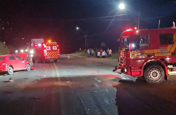 Acidente de trânsito deixa duas pessoas feridas na BR-163 “Serra do BNH”