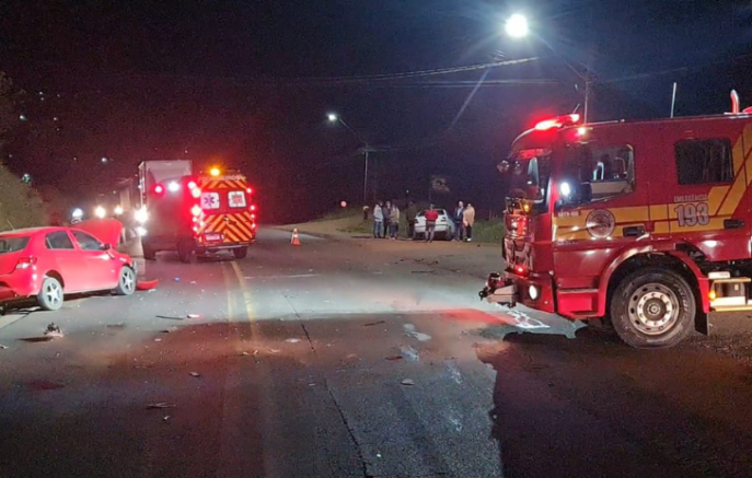 Acidente de trânsito deixa duas pessoas feridas na BR-163 “Serra do BNH”