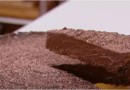 Torta de chocolate simples e fácil com apenas 4 ingredientes