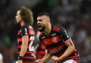Com Lei do Ex, Flamengo vence Cruzeiro e abre vantagem na ponta do Brasileirão
