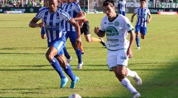 Tudo igual: Chapecoense e Avaí empatam na partida de ida da final do Catarinense