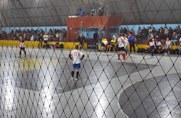 Finais do Campeonato Municipal de Futsal tem jogos eletrizantes e grande público