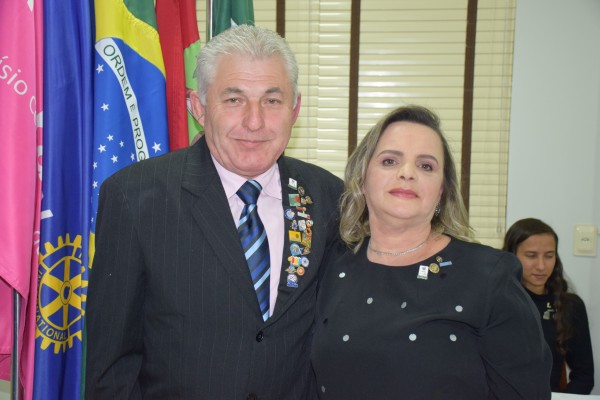 Isabel Cristina Schichting Ganzer assume a presidência do Rotary Club em Dionísio Cerqueira