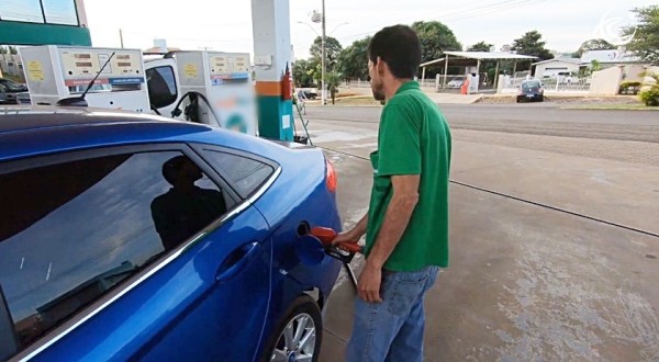 Petrobras reduz preço da gasolina pela segunda vez seguida a partir de sexta-feira