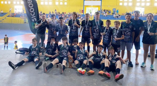 Sub 13 da Squad Futsal solta o grito de campeão da III Copa Lea de Futsal
