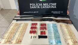 Homem é detido por posse irregular de arma de fogo e munições em Chapecó